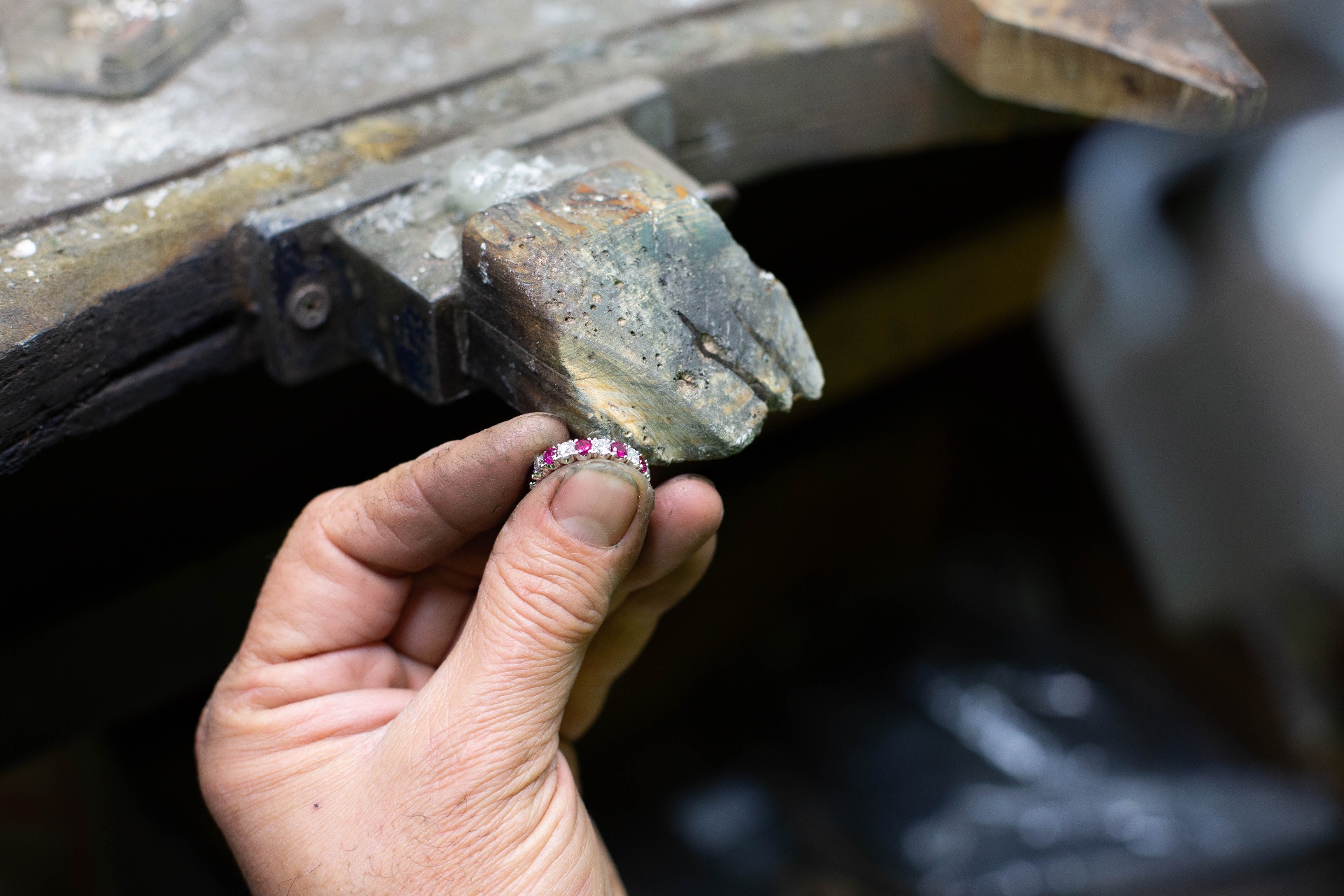 Traditional handmade jewellery techniques at the bench